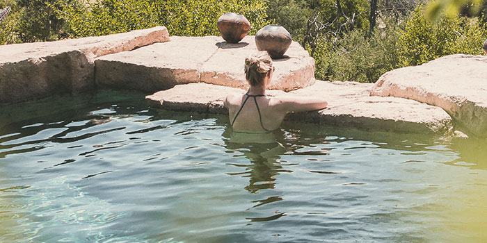 Thanks to saline chlorination, better water quality is achieved by keeping the pool water clean without the use of chemicals.    Salt electrolysis is a simple principle: the pool water is slightly salty. By electrolysis, through the cell, the salt is transformed into gaseous chlorine, a powerful disinfectant that dissolves instantly in the water. This results in the destruction of the micro-organisms in the cell and provides the pool with the correct level of free chlorine.    The correct operation of the QuickSalt e-360 salt chlorinator is based on the selection of the hourly chlorine production depending on the size of the pool.    The following table provides help for the correct selection of the appropriate production depending on the volume (m3) and hours of filtration of the pool water.