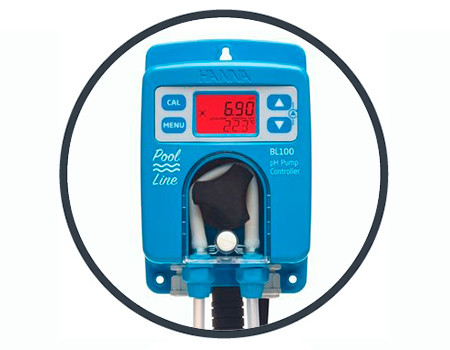 Der Salzchlorinator desinfiziert das Schwimmbadwasser automatisch und effektiv, ohne dass Chemikalien eingesetzt werden müssen.