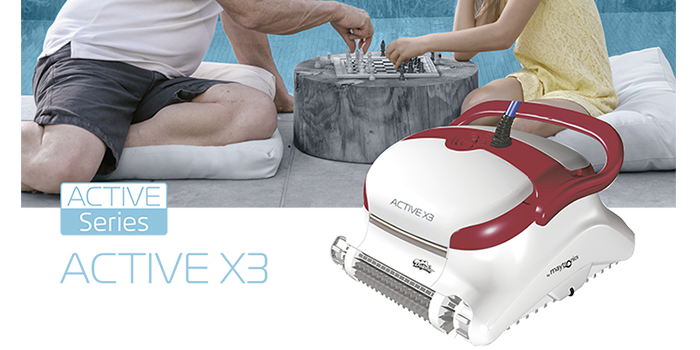 Le nettoyeur de piscine Dolphin Active X3 offre un nettoyage fiable, pratique et rentable. Sa méthode de filtration fiable dans toutes les conditions de la piscine et son brossage actif sur toutes les surfaces optimisent l'hygiène de la piscine.